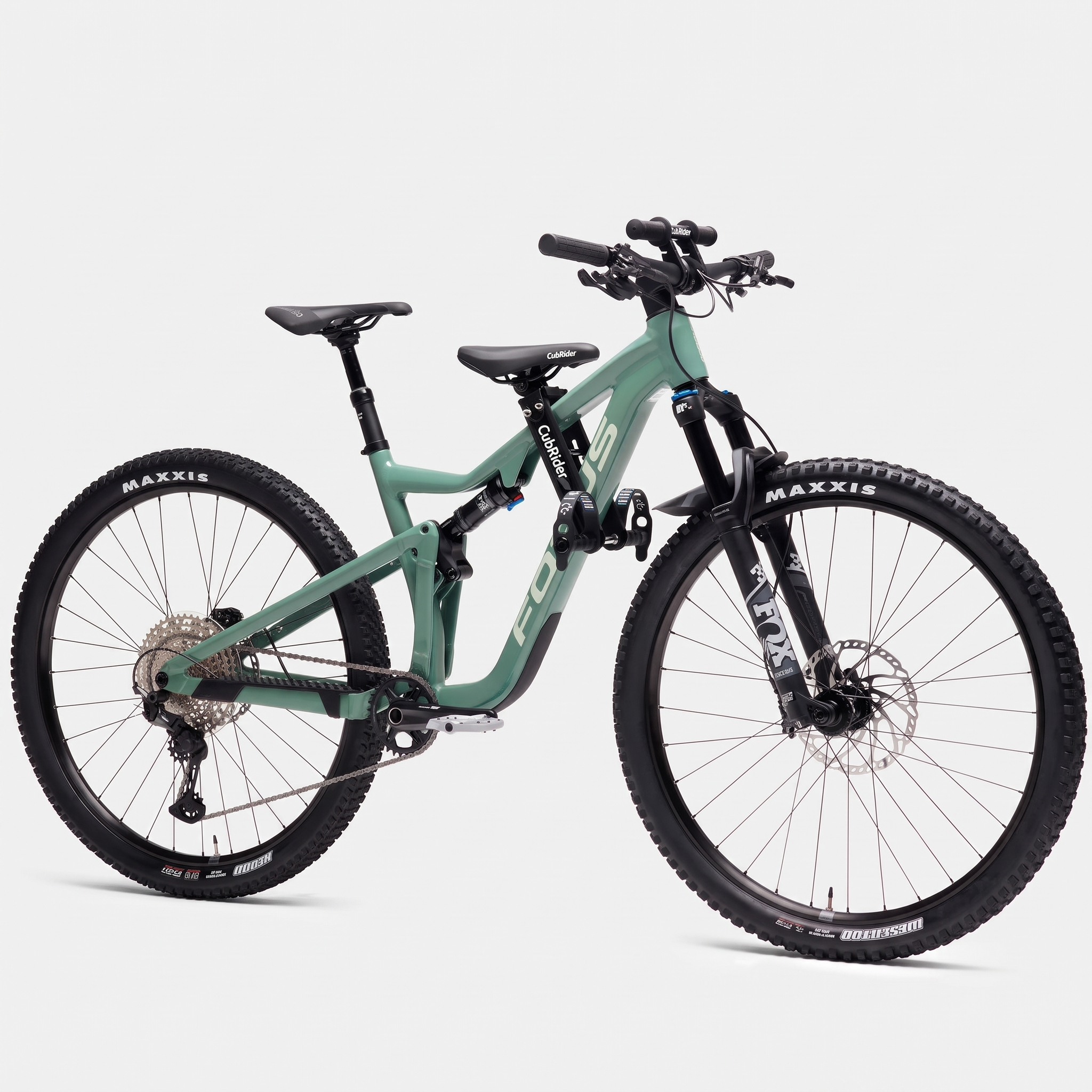 Adjustable saddle, leg width and angle